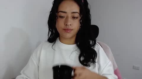 Snapshot of jjulietha95 chatting on January 31, 2025, 8:32 am Julieta online show from January 31, 2025, 8:32 am