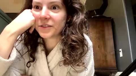 jlynn1997 online show from February 16, 2026, 2:13 pm