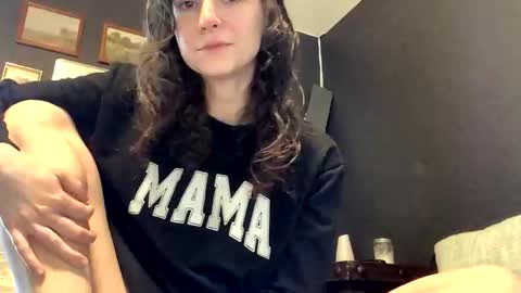 jlynn1997 online show from March 19, 2026, 2:21 pm