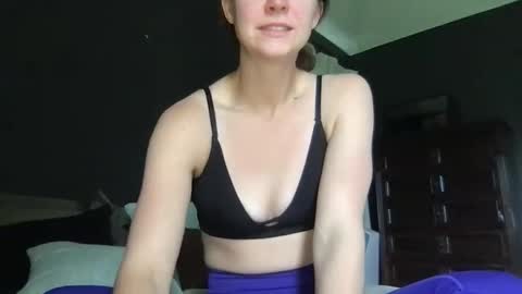 jlynn1997 online show from April 20, 2026, 6:42 pm