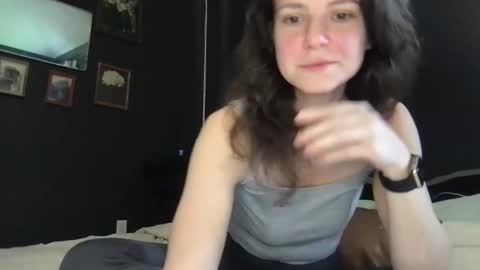 jlynn1997 online show from April 27, 2026, 4:38 pm