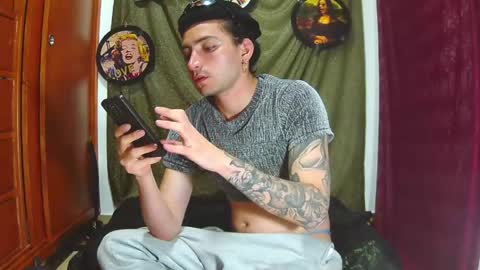 Miguel    ONLYFANS   THECRAZYADAM online show from April 18, 2026, 1:53 am