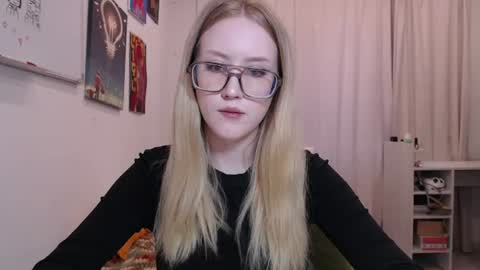 Snapshot of joan_kiss chatting on June 17, 2026, 12:13 am joan_kiss online show from June 17, 2026, 12:13 am