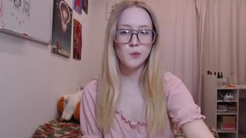 Snapshot of joan_kiss chatting on June 22, 2026, 1:30 pm joan_kiss online show from June 22, 2026, 1:30 pm
