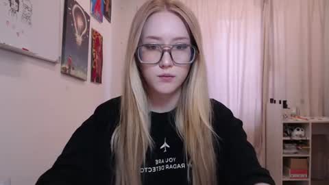 Snapshot of joan_kiss chatting on June 25, 2026, 11:48 am joan_kiss online show from June 25, 2026, 11:48 am