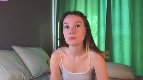 Snapshot of joancrumpton chatting on September 20, 2025, 2:45 am Alice in the country of dreams online show from September 20, 2025, 2:45 am