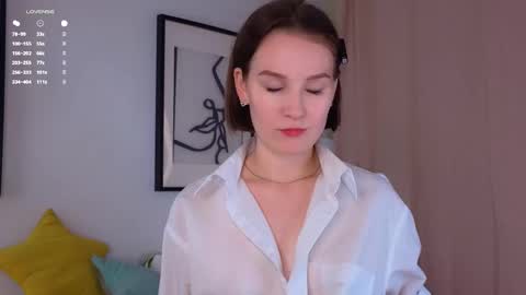 Snapshot of joancrumpton chatting on October 21, 2025, 1:17 am Alice in the country of dreams online show from October 21, 2025, 1:17 am