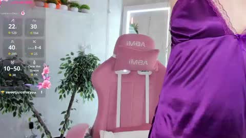 Snapshot of joann_shermann chatting on August 3, 2026, 1:15 am joann_shermann online show from August 3, 2026, 1:15 am