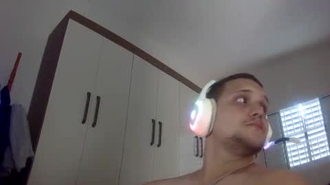 joaovitor302 online show from March 9, 2025, 7:05 pm