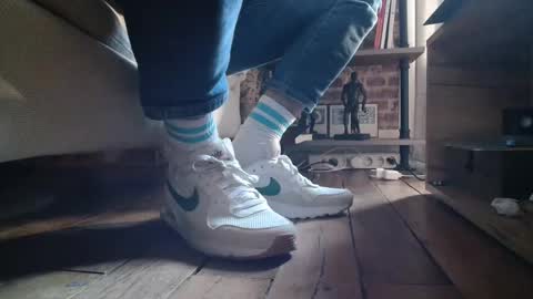 Snapshot of jobbeduval chatting on February 3, 2025, 11:53 am GUILLAUME feet and socks online show from February 3, 2025, 11:53 am