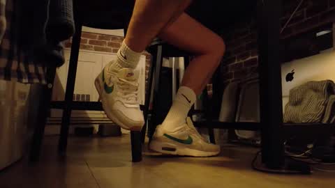 Snapshot of jobbeduval chatting on October 1, 2025, 8:04 pm GUILLAUME feet and socks online show from October 1, 2025, 8:04 pm