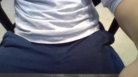 Snapshot of joejoe_1985 chatting on January 2, 2025, 10:44 pm joejoe_1985 online show from January 2, 2025, 10:44 pm