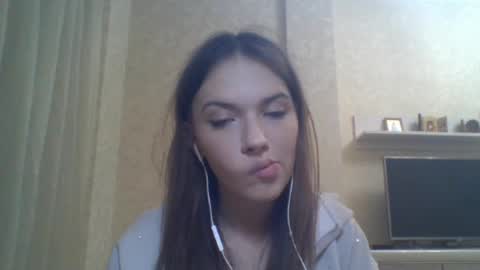 Jennifer online show from September 12, 2025, 4:51 pm