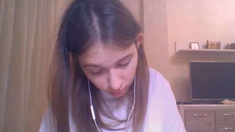 Jennifer online show from October 9, 2025, 5:22 pm