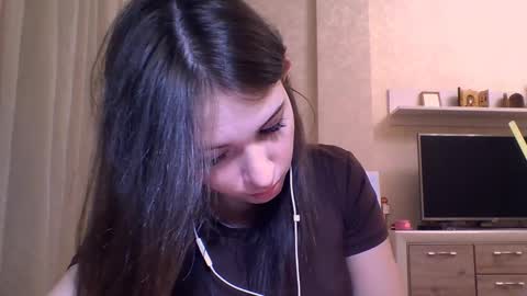 Jennifer online show from November 13, 2025, 5:23 pm