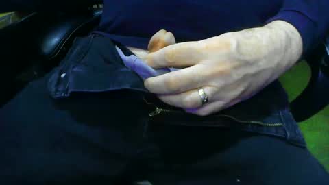 joeyballs123 online show from December 19, 2025, 4:47 pm