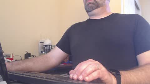 Snapshot of joeystr0ker chatting on April 3, 2026, 10:30 pm joeystr0ker online show from April 3, 2026, 10:30 pm