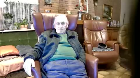 johan7 heet online show from December 9, 2024, 4:37 pm