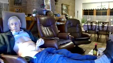 johan7 heet online show from November 9, 2025, 8:40 pm