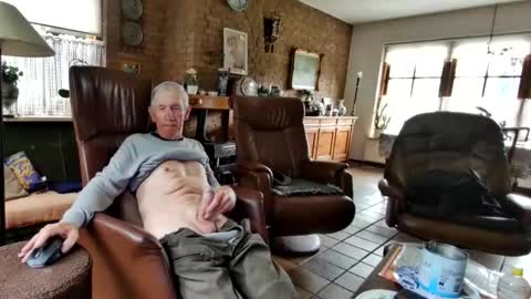 Snapshot of johan7_heet chatting on May 4, 2026, 3:30 pm johan7 heet online show from May 4, 2026, 3:30 pm