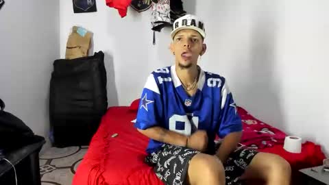 Snapshot of johan_and_antonella chatting on March 15, 2026, 11:05 am johan_and_antonella online show from March 15, 2026, 11:05 am