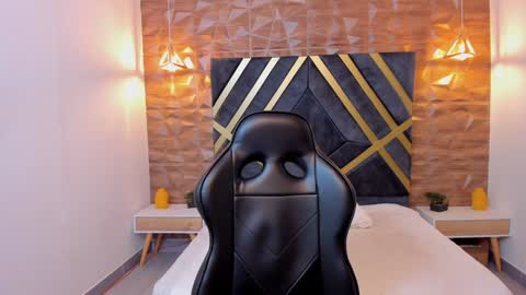 Johan Williams online show from December 27, 2024, 11:28 am