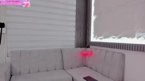 Johan Williams online show from October 25, 2025, 4:42 am