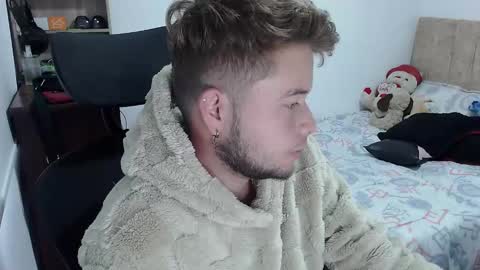 JOHAN independient model online show from December 30, 2024, 1:36 pm