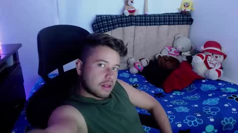 JOHAN independient model online show from September 18, 2025, 8:33 pm