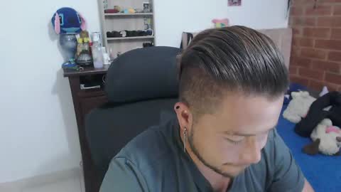 JOHAN independient model online show from April 15, 2026, 8:20 pm