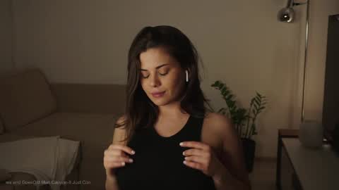 Jo online show from April 15, 2026, 11:27 pm