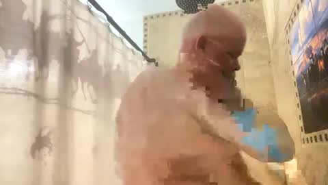 John online show from September 19, 2025, 2:24 am