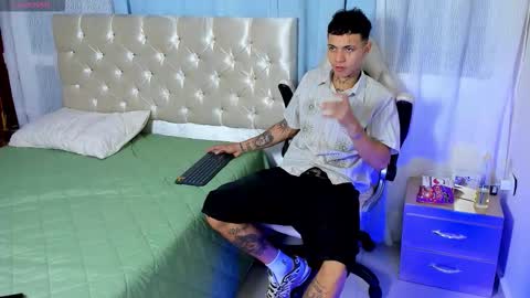 Snapshot of john_mystic chatting on September 12, 2025, 2:22 am Jhon Mystic online show from September 12, 2025, 2:22 am