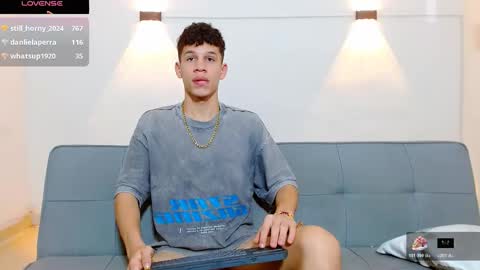 john_ssnow29 online show from December 3, 2025, 1:42 pm