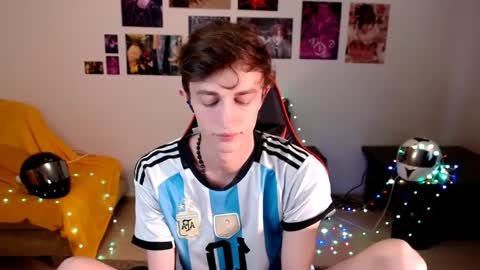 john_winx online show from April 5, 2026, 2:03 pm