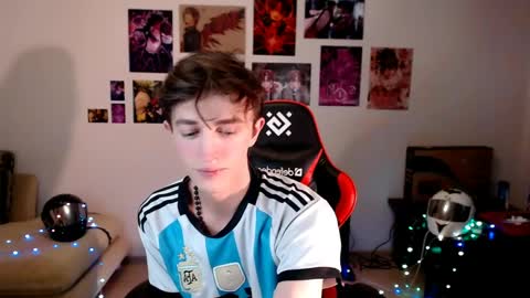 john_winx online show from April 11, 2026, 3:27 pm