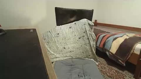 Snapshot of john_x00 chatting on December 1, 2025, 5:18 pm John online show from December 1, 2025, 5:18 pm