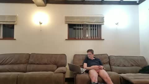 Snapshot of johnathan_stuart33 chatting on April 12, 2026, 10:04 pm johnathan_stuart33 online show from April 12, 2026, 10:04 pm