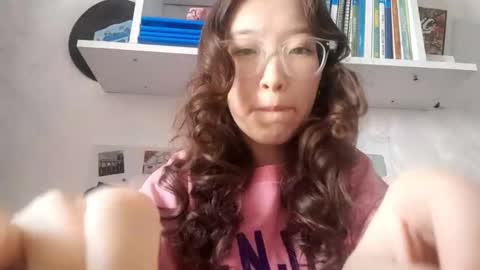 Snapshot of johnmerli chatting on November 23, 2025, 5:29 am Molly online show from November 23, 2025, 5:29 am