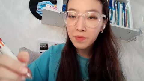 Snapshot of johnmerli chatting on November 25, 2025, 9:53 am Molly online show from November 25, 2025, 9:53 am