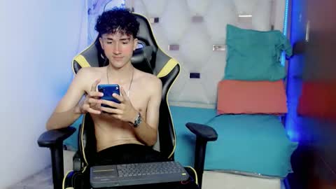 johnny_cagee online show from December 5, 2025, 6:11 am