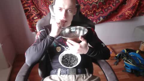 Johnny online show from October 19, 2025, 11:00 am