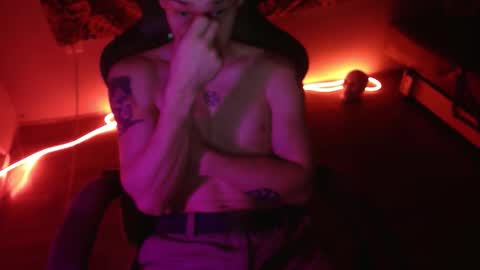 Johnny online show from November 15, 2025, 4:10 am