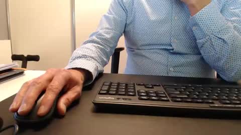 johnny_walker14 online show from October 29, 2025, 3:58 pm