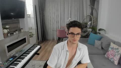 Snapshot of johnnyk8 chatting on August 4, 2026, 6:43 pm Johnny k. online show from August 4, 2026, 6:43 pm