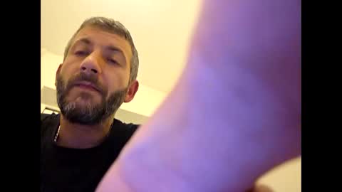 Snapshot of johnnypoly chatting on November 3, 2025, 8:32 pm bigboy online show from November 3, 2025, 8:32 pm