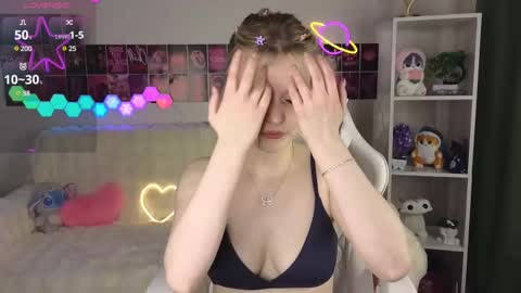Snapshot of joice_queen chatting on February 16, 2025, 3:47 am Paula online show from February 16, 2025, 3:47 am