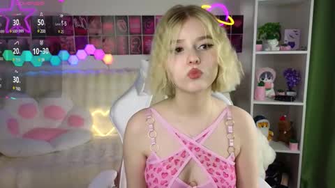 Snapshot of joice_queen chatting on March 7, 2025, 1:53 am Paula online show from March 7, 2025, 1:53 am