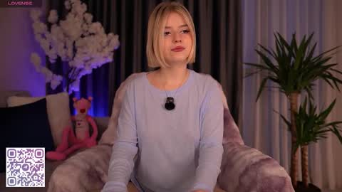 Paula online show from November 14, 2025, 4:11 am