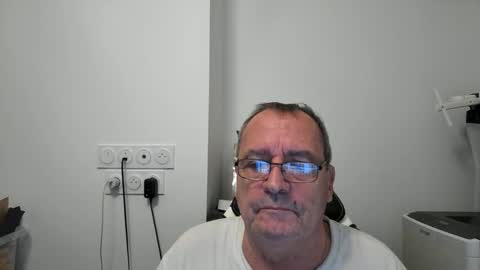 jojo04800 online show from December 5, 2024, 11:07 pm